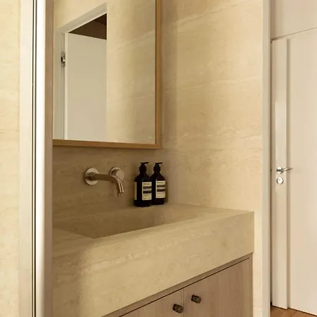 Charming With Ac - 2p- Musee Du Louvre Párizs